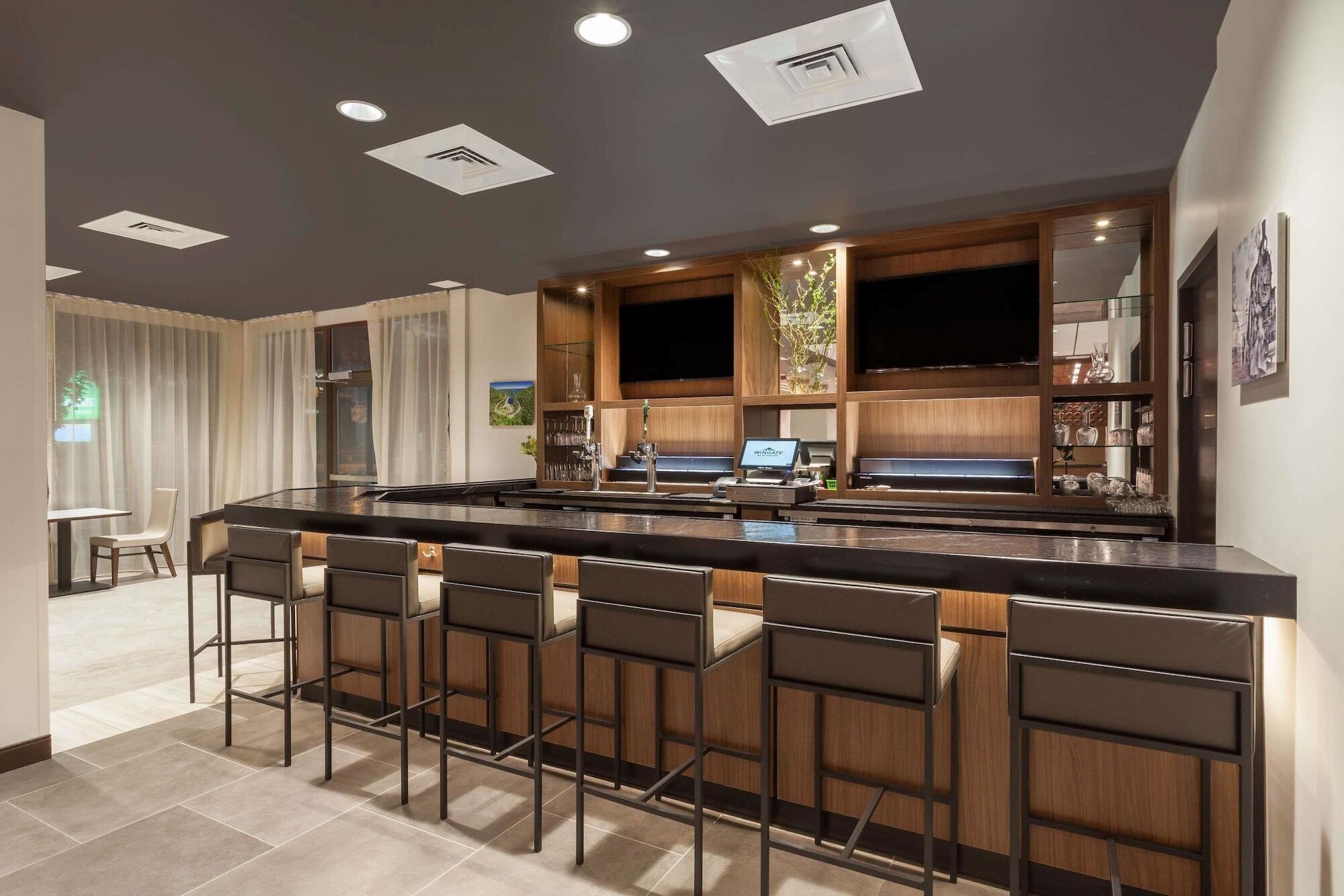 Wingate By Wyndham Downtown/medical Center Hotel 3*